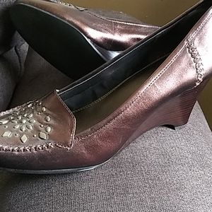 Cooper Liz Claiborne Wedges